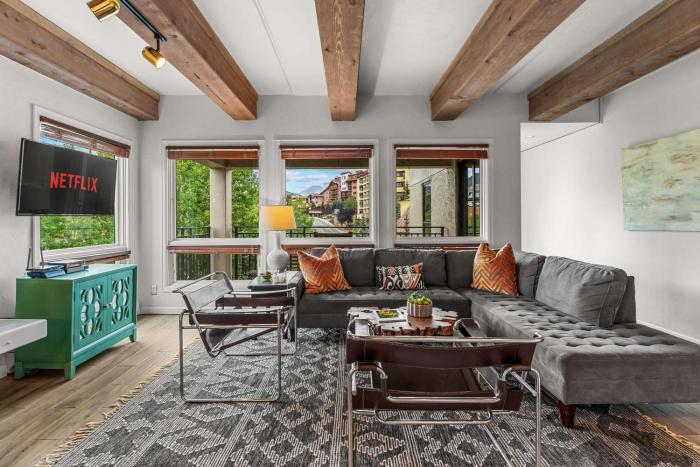 Modern Luxury at the Plaza 3 Bed 3 Bath