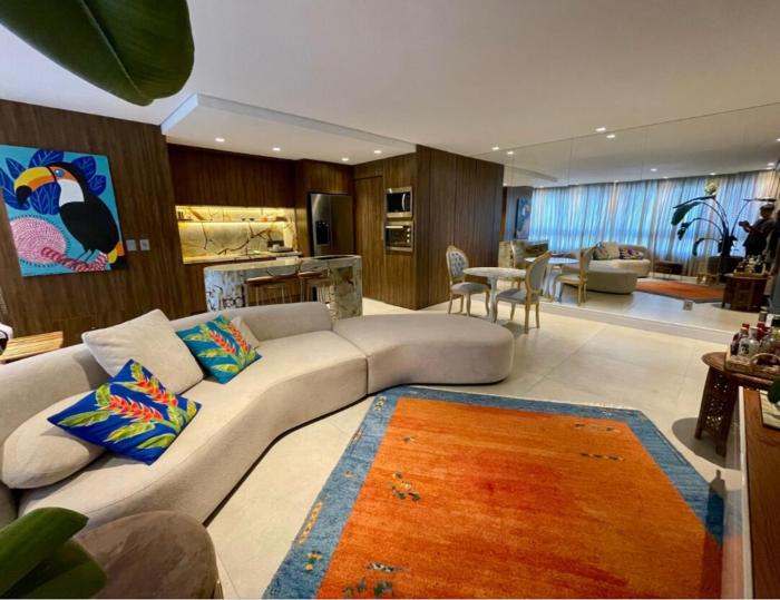 Luxo com Vista para o Mar nas Quatro Praças