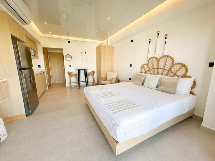 Arenita Macondo Study on 5th Ave near the sea