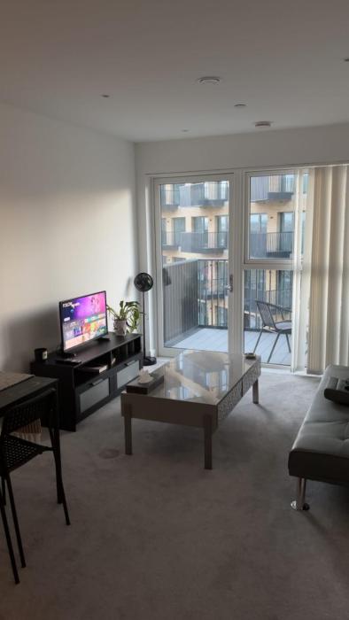 Beautiful one bedroom full flat with balcony