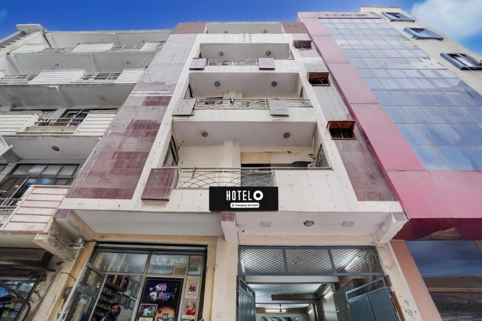 Hotel O Dwarka Mor Metro Station