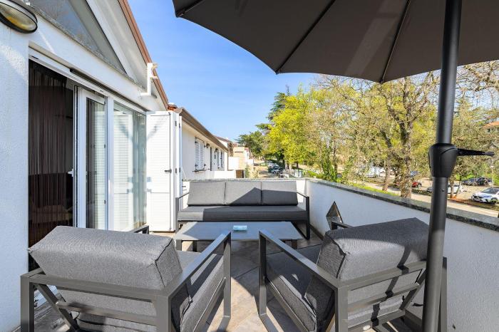 Traumhaftes Apartment nur 300 Meter zum Strand mit Blick auf Tennisplatz - Hund willkommen