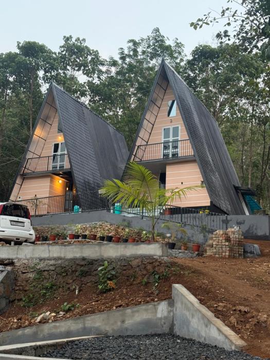 Zerahs Villa - Athirappilly