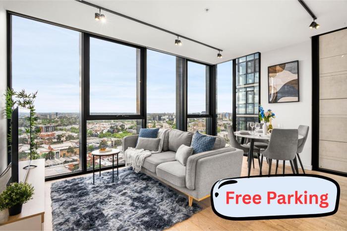 Spacious Panoramic 2BR Apt CBD Free Parking with Gym