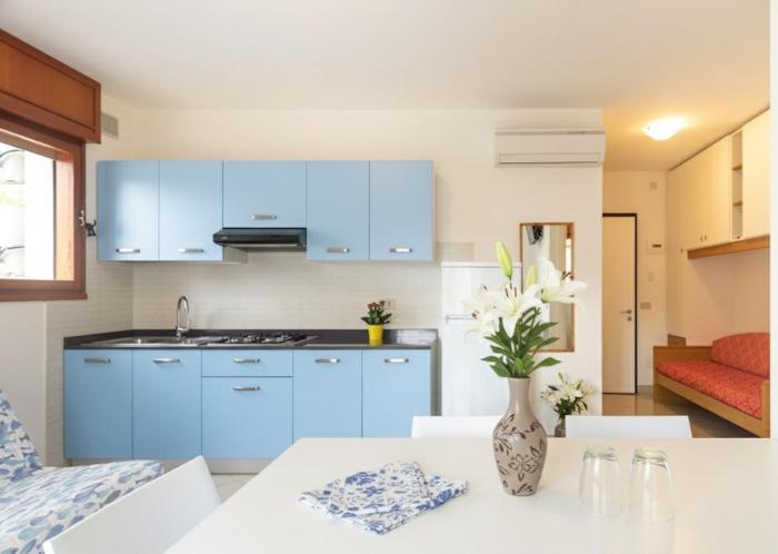 Luminous accommodation by the beach