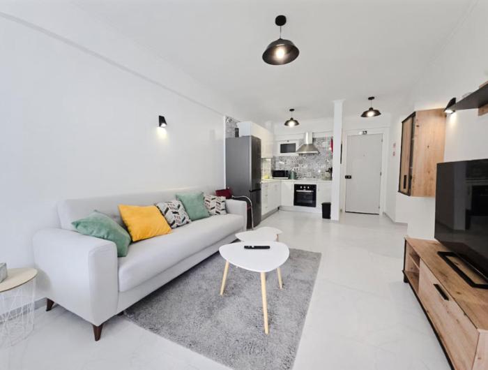 Cozy Airport Apartment