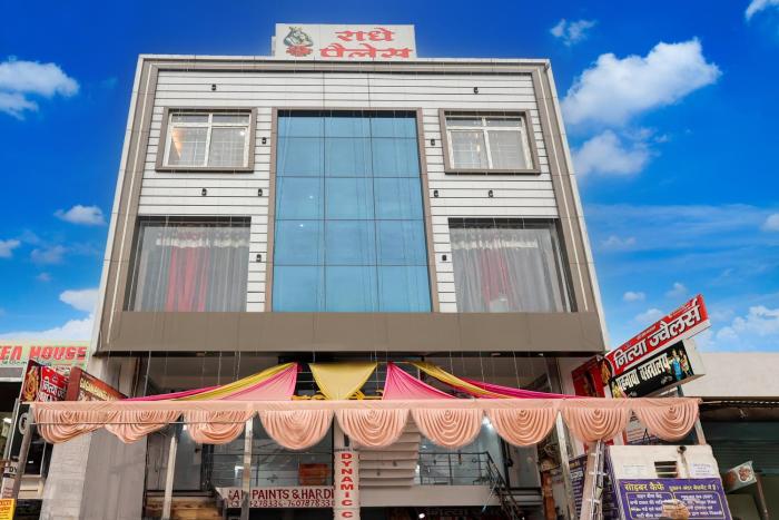Hotel O Radhe Palace