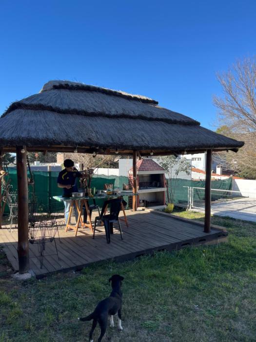 Complejo cerca del rio