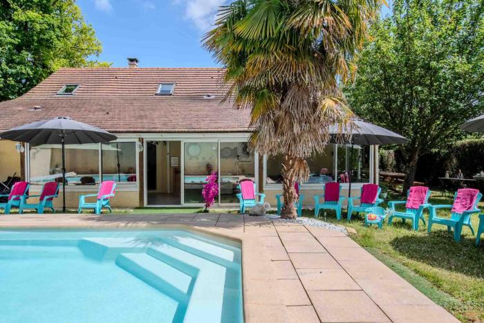 Maison de vacances au calme, piscine, clim, en forêt, Fontainebleau