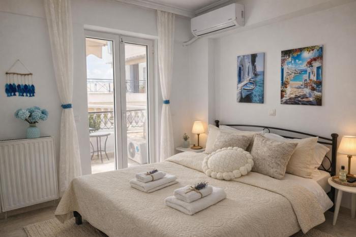 Acropolis Dream Apartment - 50sqm 2BR Big Living Room with Large Terrace Next to Siggrou FIX Subway Station in the City Center