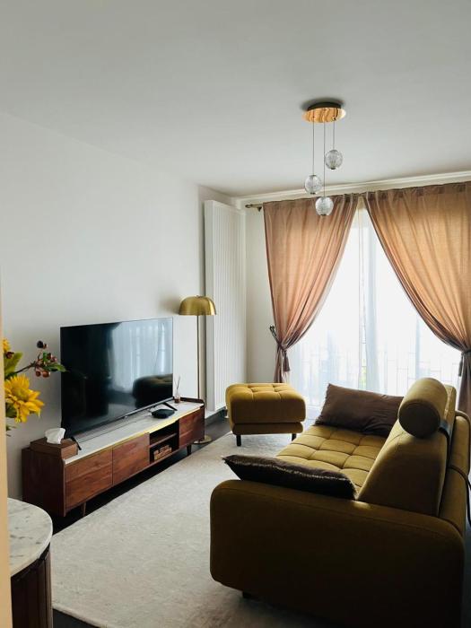 Disney T3 LUXE neuf 6P 2 ch 2 salle de bains parking privé en sous sol lit bébé C205