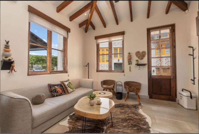 Bright Modern Home with Beach Club Access and Walking Distance to the Beach