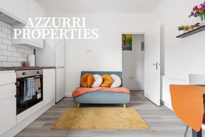 Monthly Stays at Walworth Road by Azzurri Properties Short Lets Accommodation London