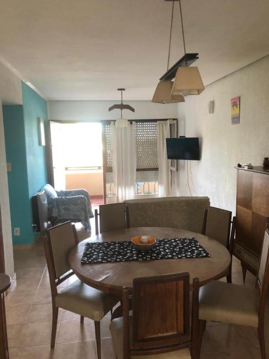 Amplio Dpto para 5 personas, SOLO FAMILIAS, cerca de Punta Mogotes y centro de Alem