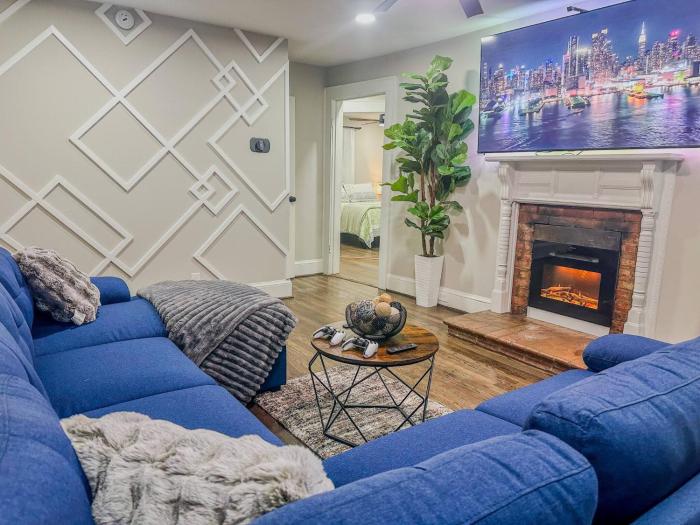 Pleasant 2bdrm 2ba mins to Downtown