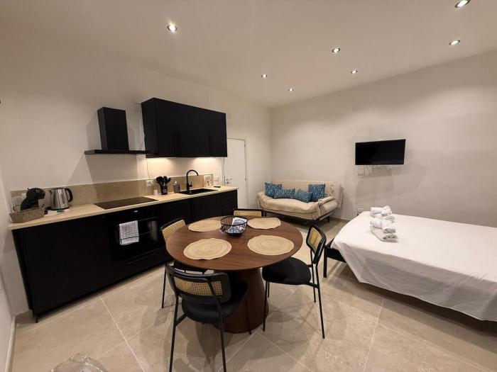 Domus Olea - Central Modern Apt and Wi-Fi