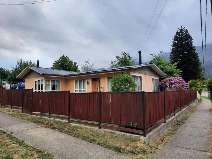 Hermosa casa Villa Mañihuales, Carretera Austral