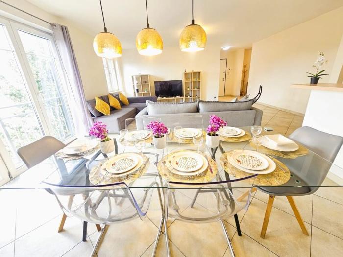 Exclusive 2 bedroom stay in the heat of Luxembourg gare
