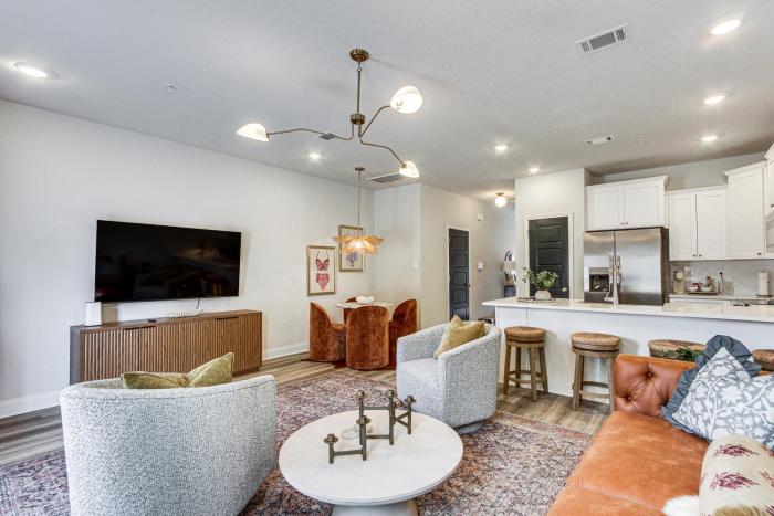 Walk to Biloxi Beach Fun! Chic and Updated Townhome