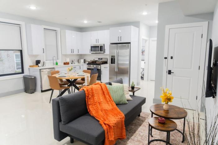 Easy Access to Times Square and Metlife Stadium Free Parking