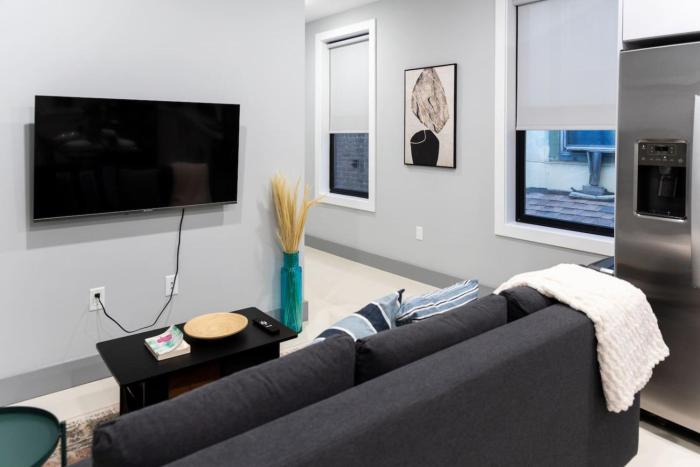 Quick NYC Access with Free Parking Two Bedrooms Near NYC