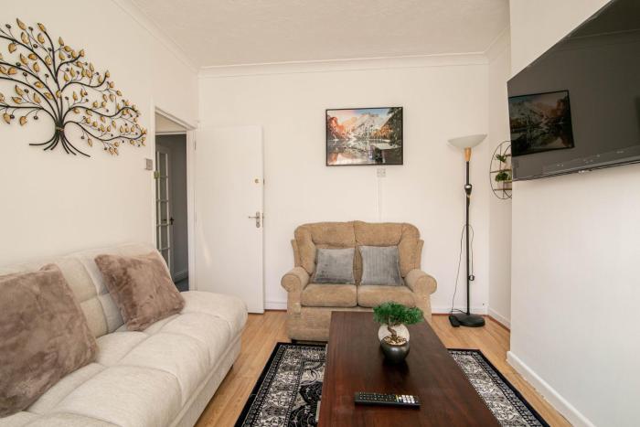 3 Bed Stylish & Spacious Home, Sleep up to 7ppl