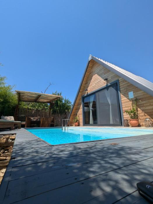 Unique wooden villa with pool