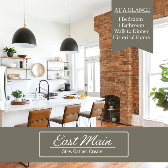East Main A Cozy Romantic Retreat for Two