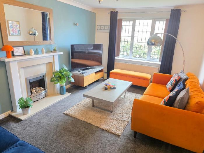 4 Bedroom House Near Manchester Airport, Wythenshawe Hospital and Trafford Centre