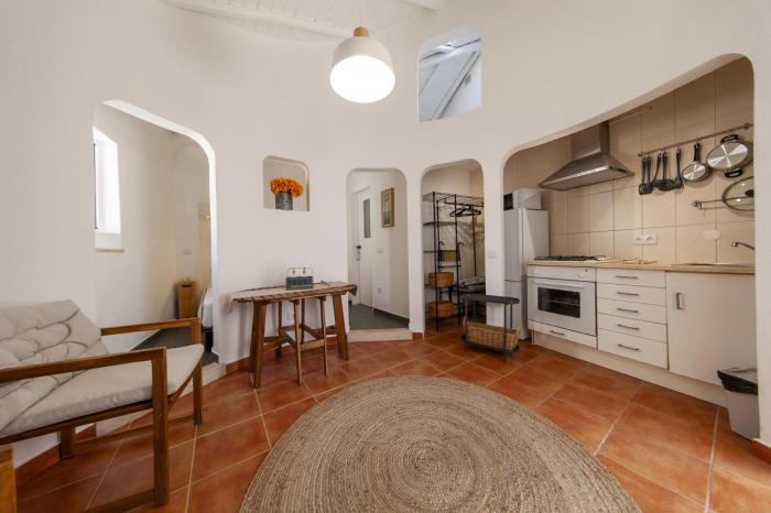 A27 - Caracol Corner Studio in Lagos