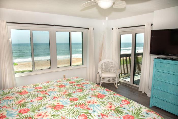 1860 SqFt-Oceanfront Oasis