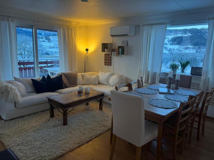 Family-Friendly House - Panoramic Mountain Views