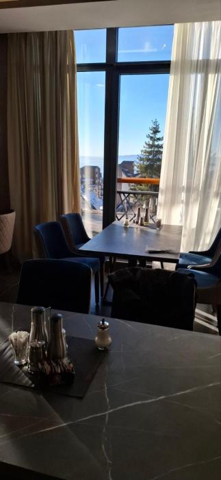 Yellow Hill Apartment