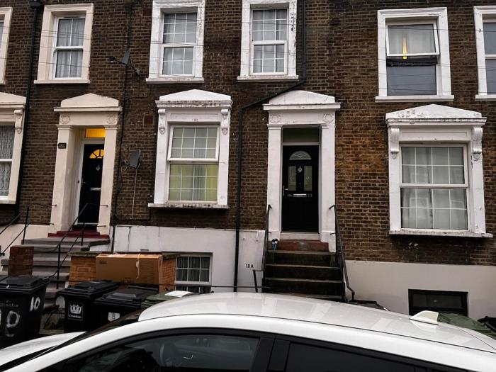 London New Cross - Nicely made up 1 bedroom apartment sleeps up to 4