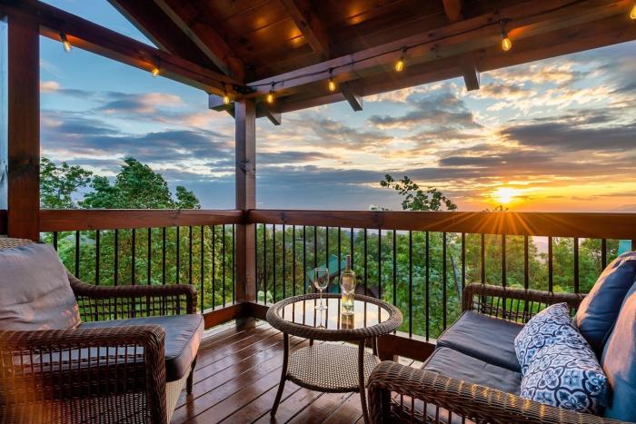 Mountain View Hot Tub, Indoor Pool, Firepit, Games