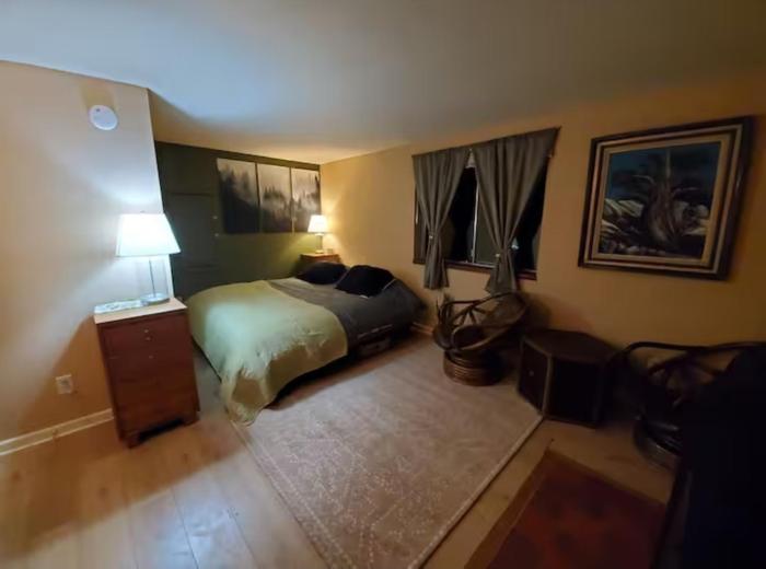 Cozy Room in Rural Markleeville Cabin