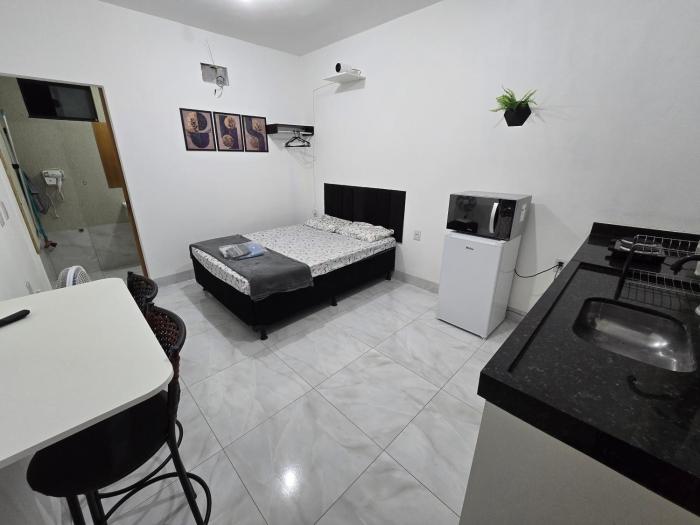 Flat 04 com lavanderia na entrada e feira as domingo e quartas
