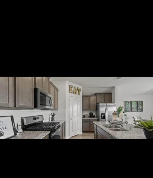 Winchester Crossing Sunflower Lane