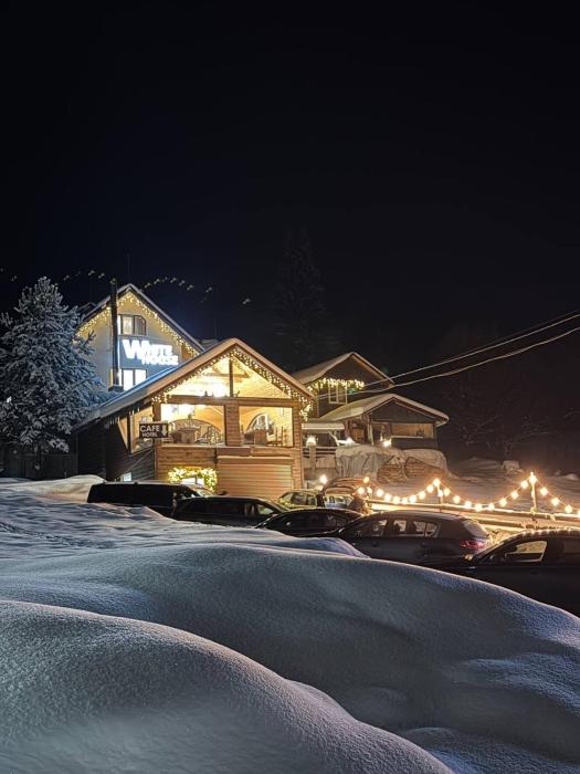 Готель White House