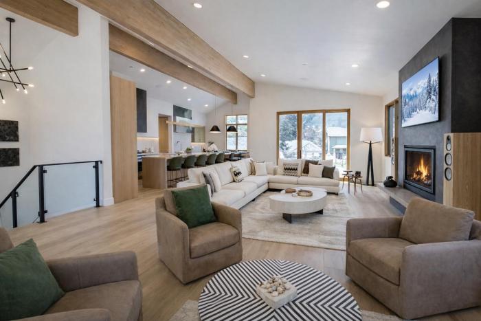 1060 Park Ski Magnificent Mountain Retreat home