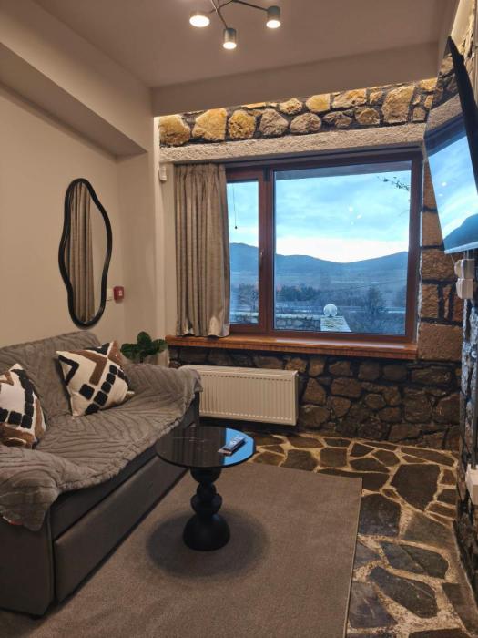 Φεγγαρόπετρα-Ημισέληνος