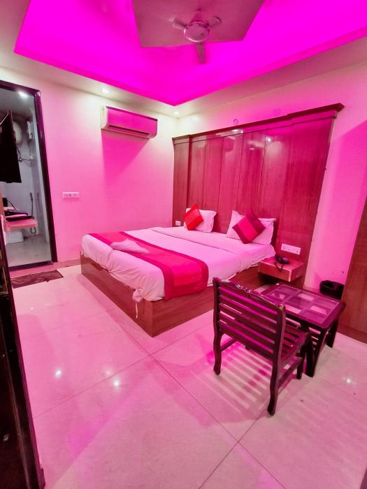 Hotel airport paradise