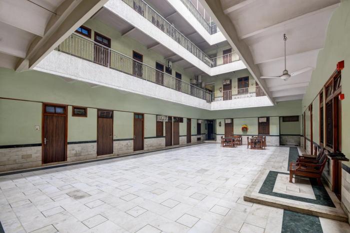 New Royal Hotel Just Near Old Delhi Railway Station And Chandni Chowk