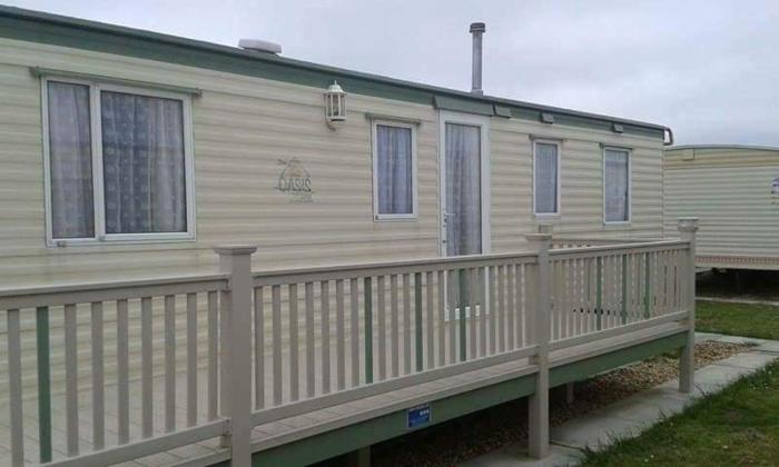 S374 3 bed CARAVAN oN THE GOLDEN PALM PET friendly