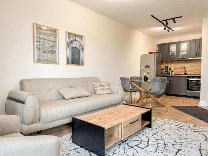 Elegant 1BR with Balcony in Central Plovdiv by Flat Manаger