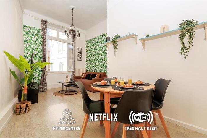 Le Nova - 2 chambres, Parking privé, Centre ville