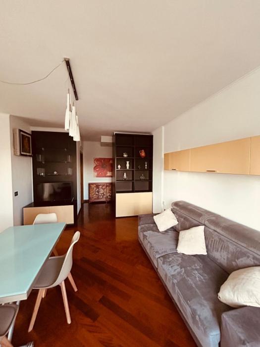 Apartment facing Certosa Park