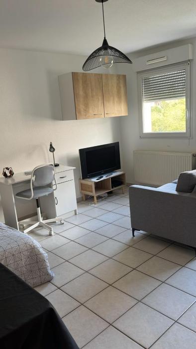 Studio calme, parking, wifi, Netflix