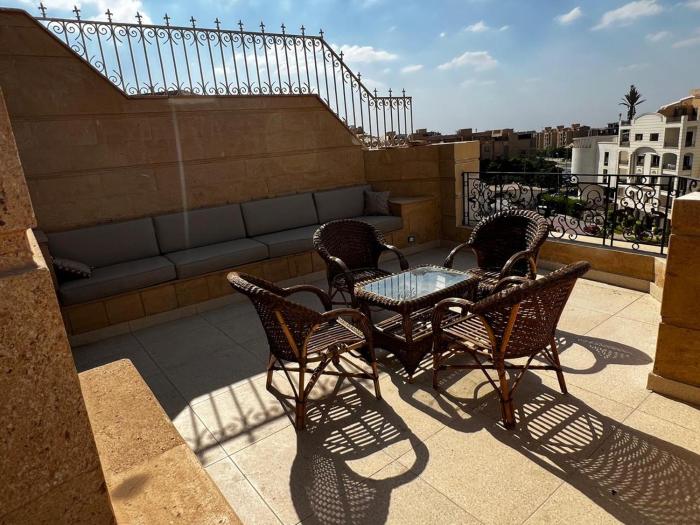 Luxurious penthouse in a private compound in the heart of new cairo