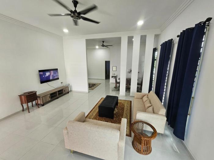 ARJ Chekok Semi-D 3BR 6 Pax Wi-fi Netflix